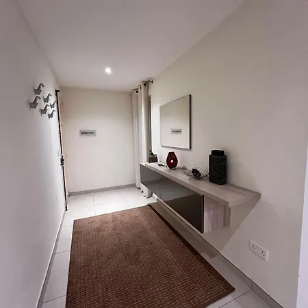 Spacious Private With A Shared Bathroom -shared Flat * San Ġiljan